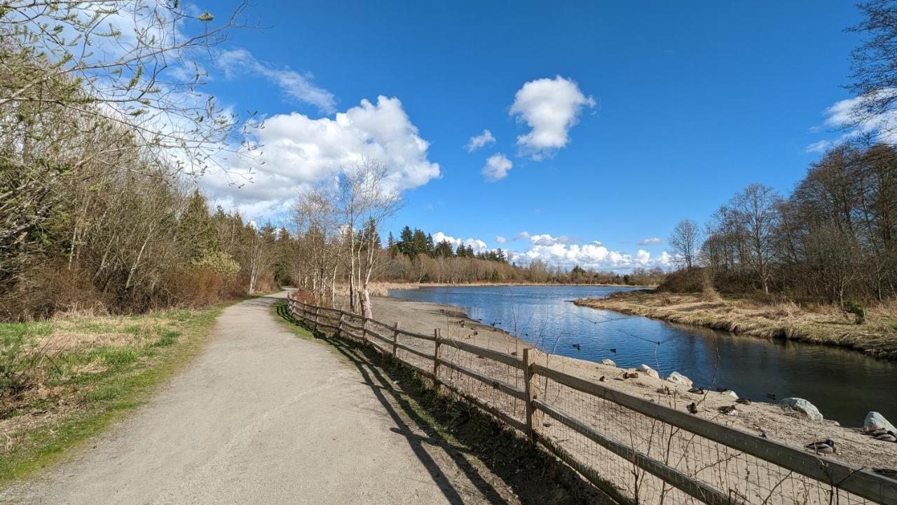 Entire Forest Home Near Nature & Amenities Суррей Екстер'єр фото